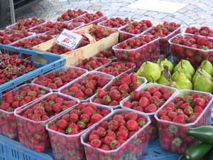 Červnový farmářský trh voněl létem